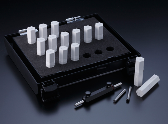 アイゼン ピンゲージ(±0.3μ/L=40) ET8.786 1本（直送品） - アスクル アイゼン テーパ付ピンゲージ 2.00/1.97mm ETP2.00/1.97